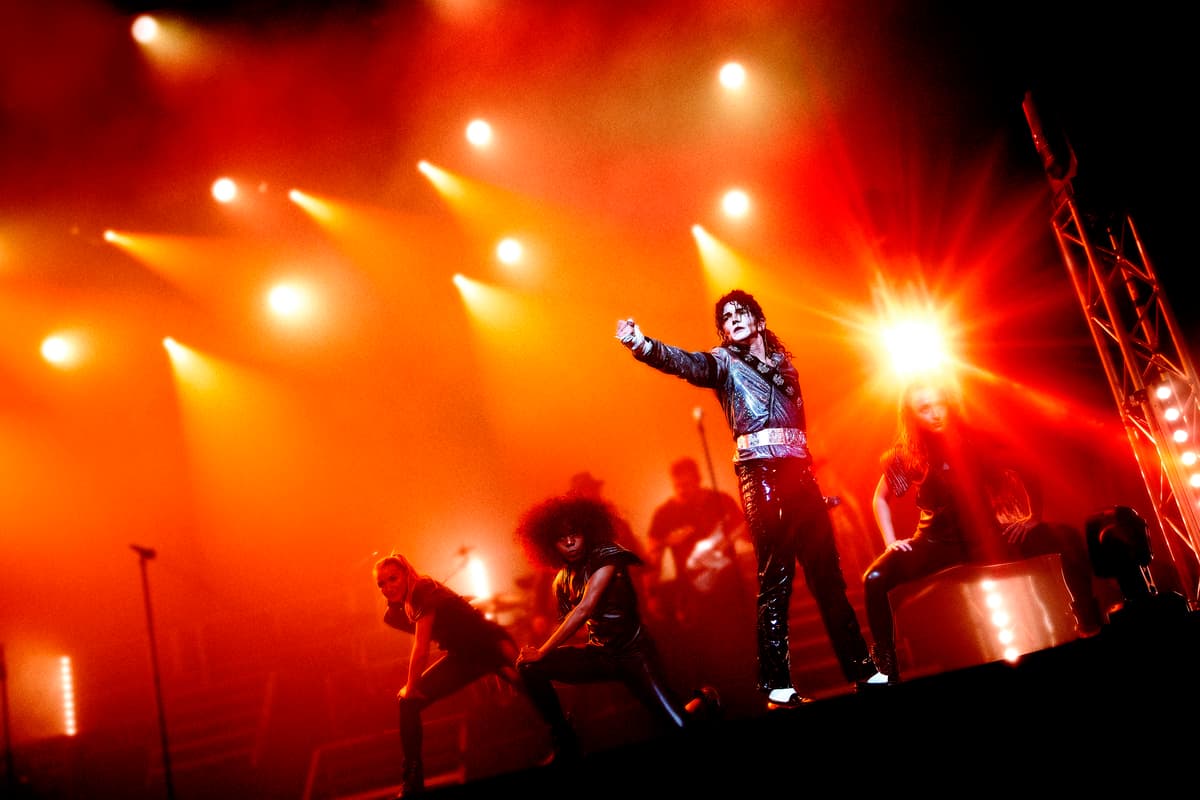 Erleben Sie die Magie von Michael Jackson im Congress Theatre in ...