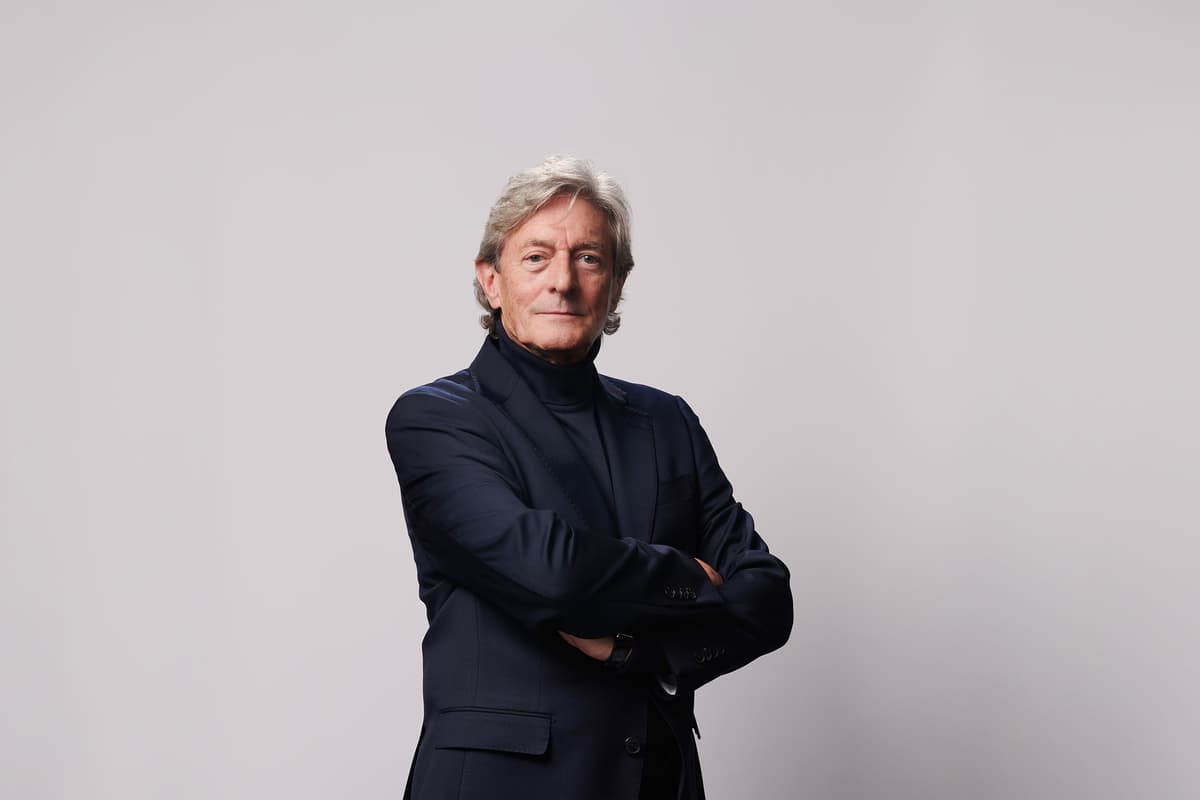 Nigel Havers wird in Crawley Unsinn reden.