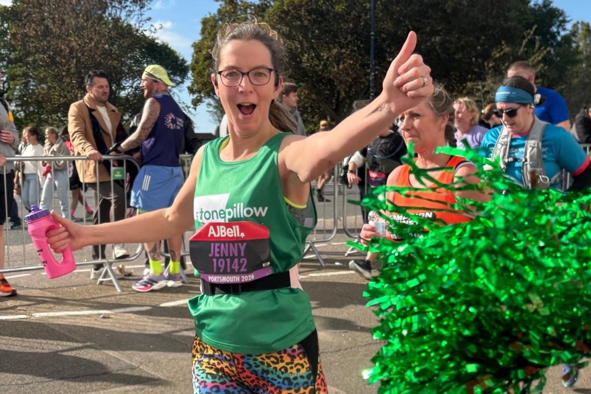 Midhurst charity worker raises more than £1,000 for Stonepillow in Great South Run