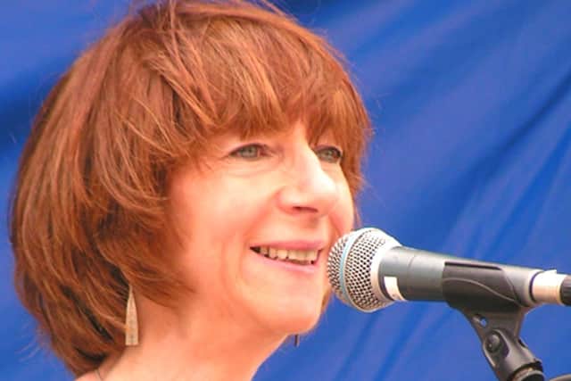 Julie Roberts performing, Horsham Forum 2008