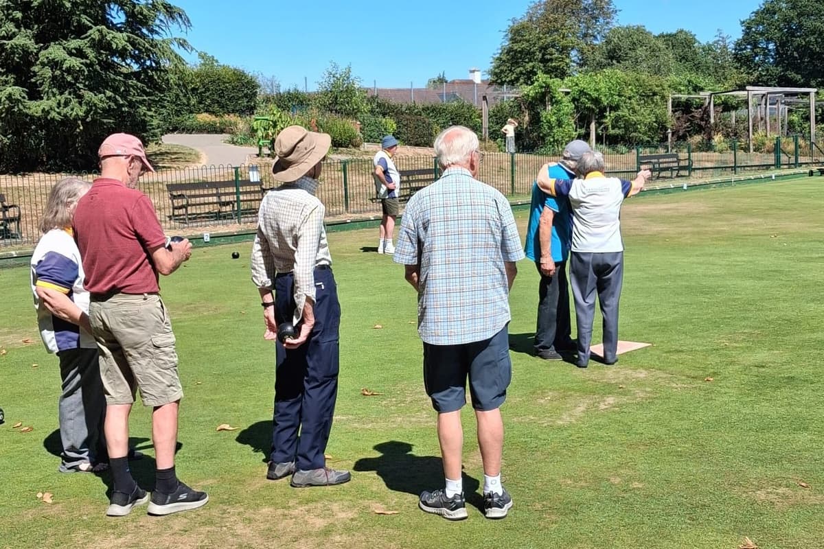 Mid Sussex dementia group join bowlers for day of fun on the green