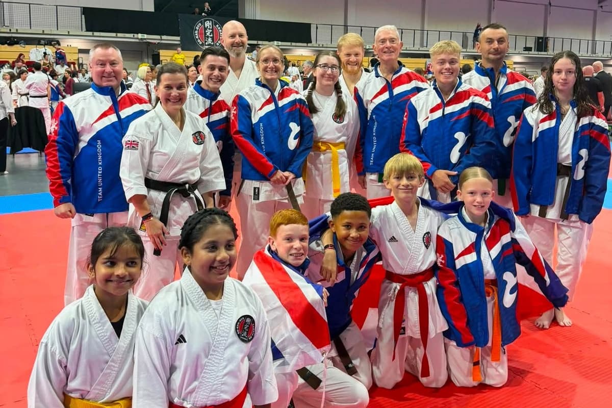 Karate-Athleten aus Mid Sussex glänzen mit Medaillenausbeute beim GKR ...