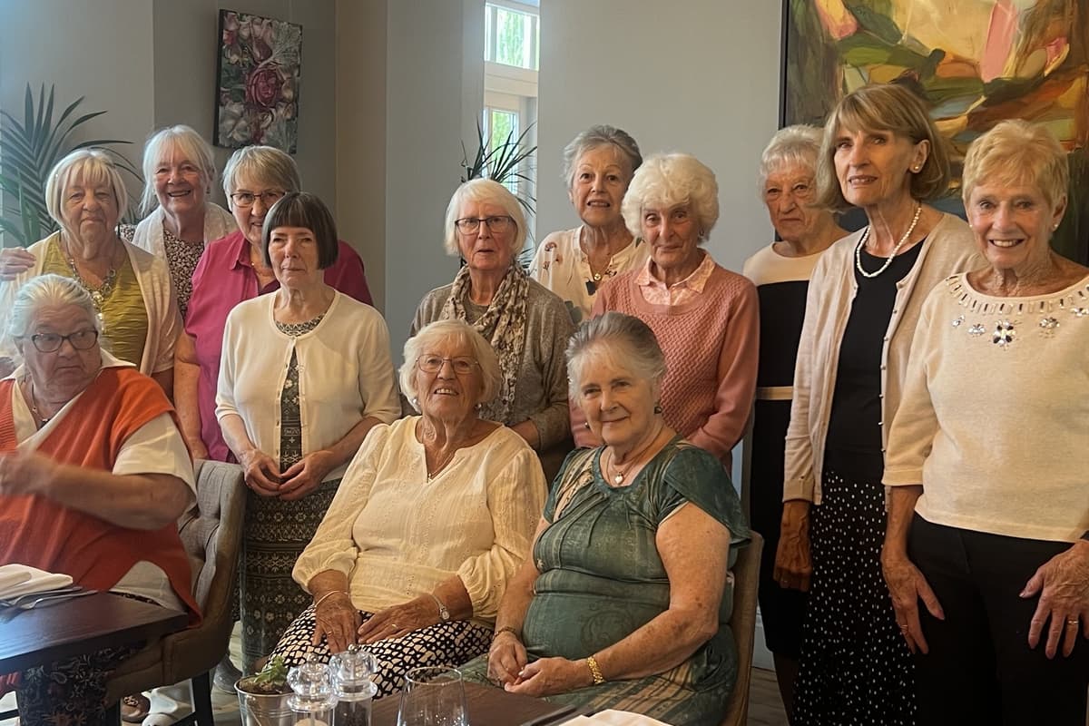 Vor einer Ewigkeit: Frauen aus Hastings treffen sich regelmäßig zu ...