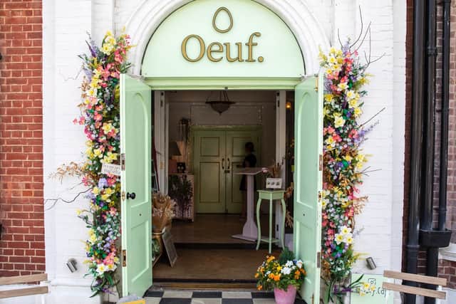 Oeuf is a brunch café in Hove, founded and owned by Amber Bush.
