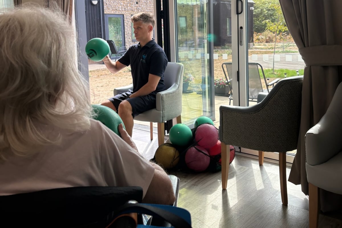 Littlehampton care home residents helped to stay active with physiotherapy sessions