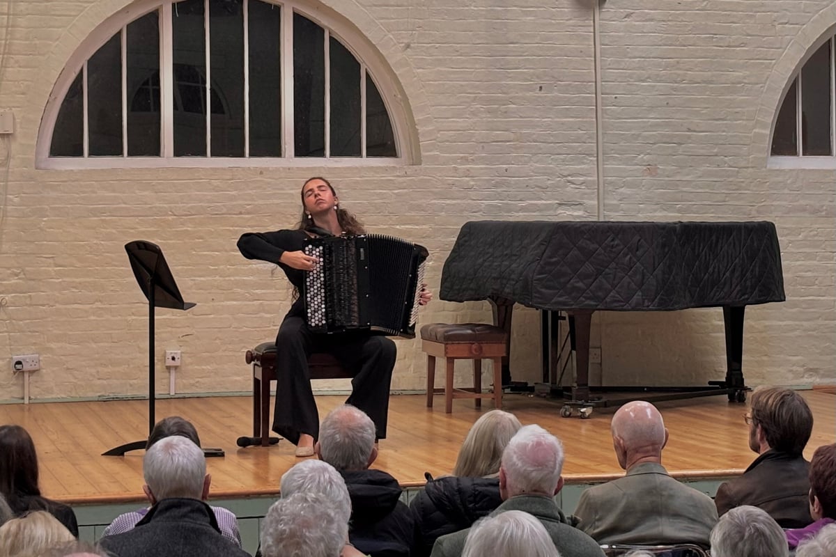 Review: Paganini of the Bayan!