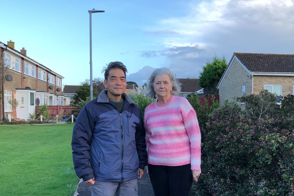 Highways admit East Sussex street lights remain broken after five weeks - despite being reported as 'fixed'