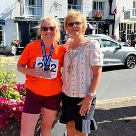 The Mayor of Battle was delighted to present medals to participants in the Battel Bonfire Boyes 10K Run, congratulating runners on their achievements and celebrating the fantastic community spirit of the event.