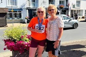 The Mayor of Battle was delighted to present medals to participants in the Battel Bonfire Boyes 10K Run, congratulating runners on their achievements and celebrating the fantastic community spirit of the event.