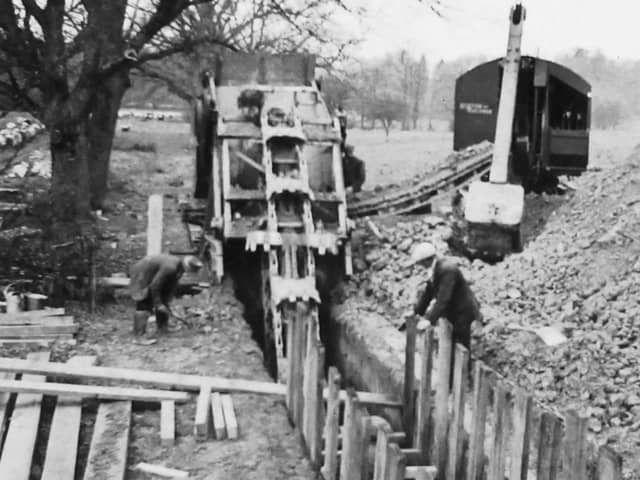 Laying the pipeline from Darwell to Brede