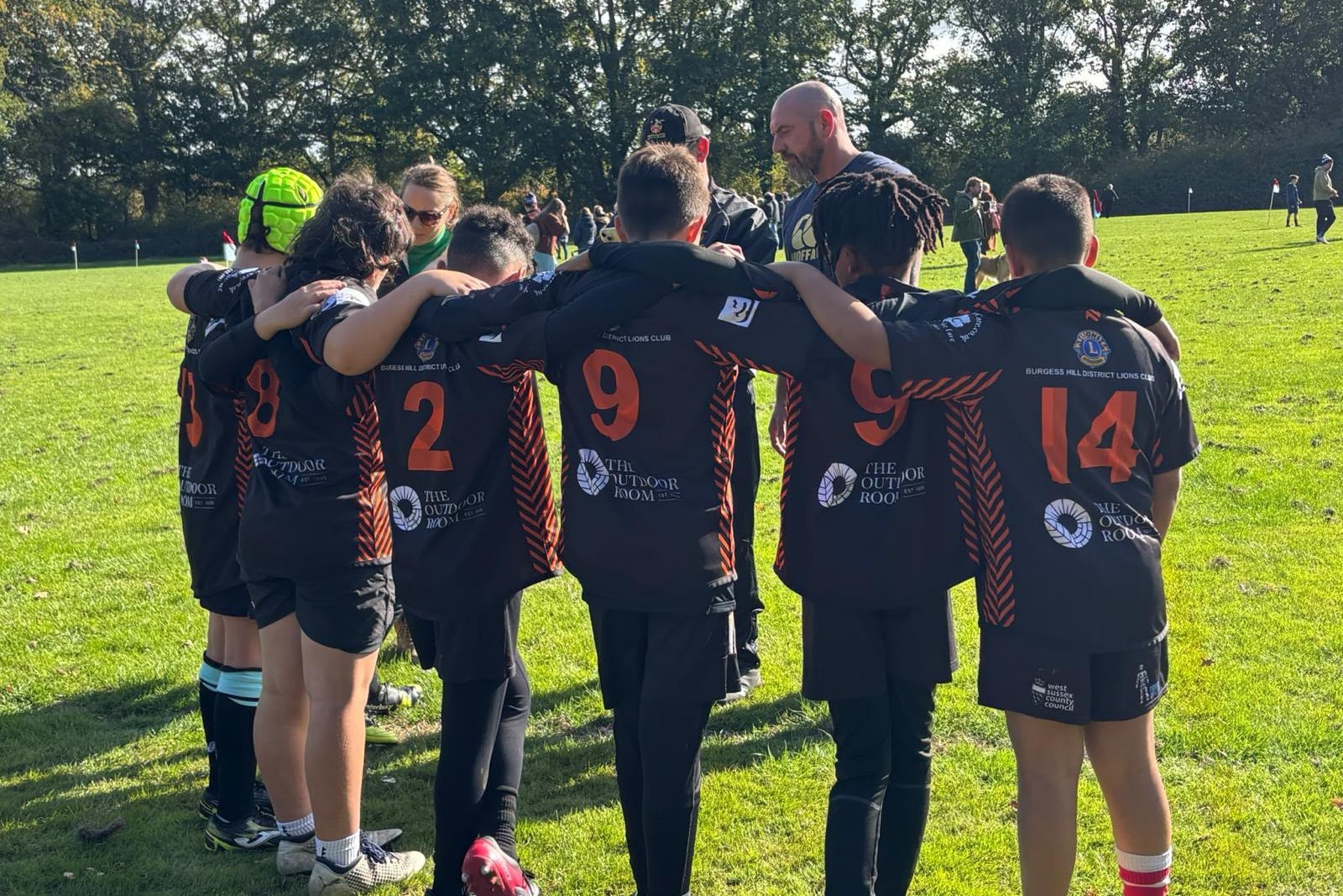 Burgess Hill District Lions Club sponsors new team shirts for rugby club