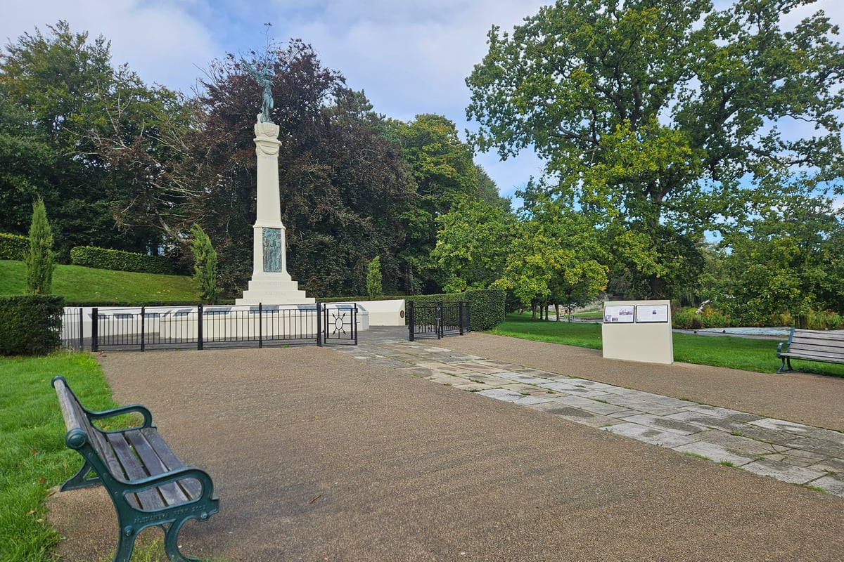 Remembrance Day service and parade in Hastings