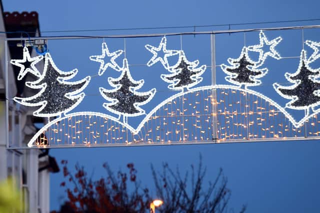 Christmas Lights, Horsham Town Centre, Horsham. Picture : Liz Pearce. LP141114CL20 SUS-141114-184625008