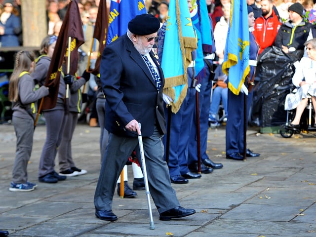 Horsham Remembrance Sunday. Pic Steve Robards SR10111901 SUS-191011-153747001
