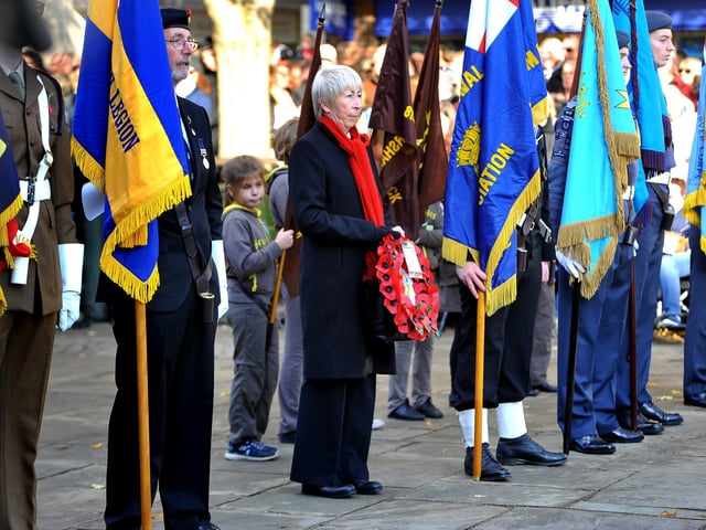 Horsham Remembrance Sunday. Pic Steve Robards SR10111901 SUS-191011-153758001