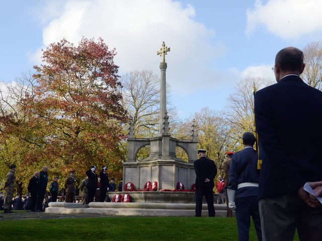 ks190610-38 Chichester Remembrance phot kate SUS-191011-202734008