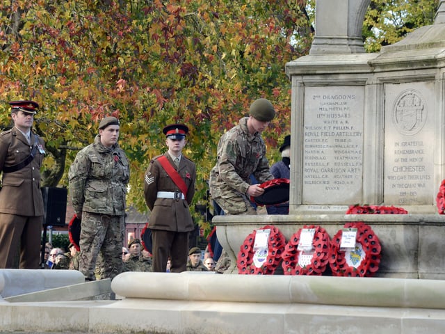 ks190610-43 Chichester Remembrance phot kate SUS-191011-203118008