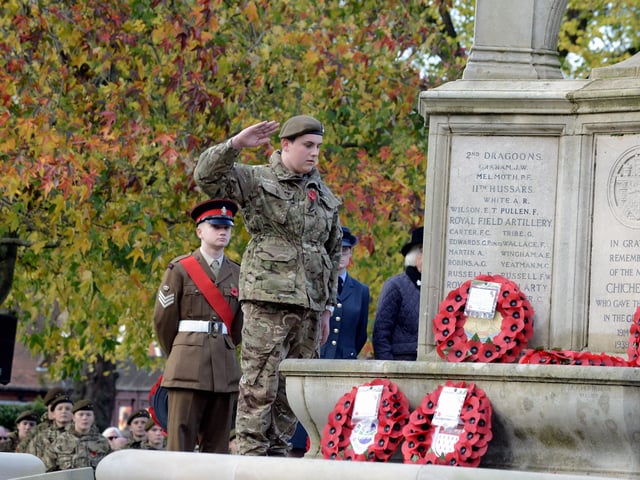 ks190610-41 Chichester Remembrance phot kate SUS-191011-202917008
