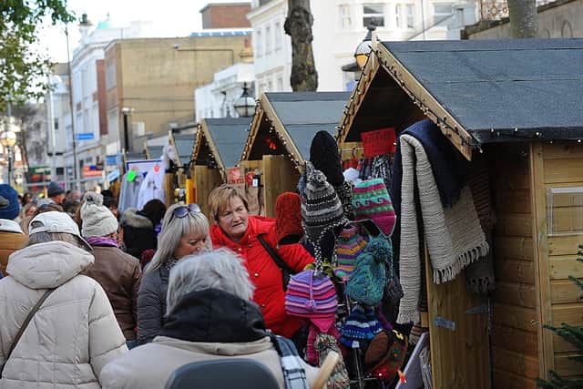 Eastbourne Christmas Market SUS-171212-101751001
