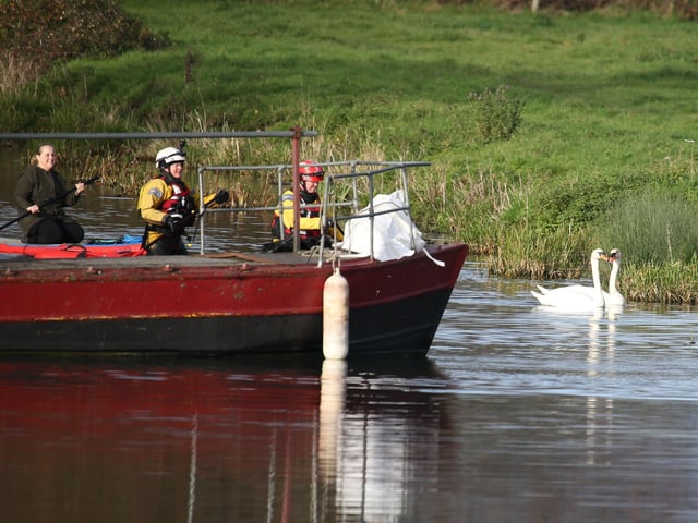 Two injured swans have been rescued by the RSPCA and Chichester Canal Trust after a rescue mission lasting several hours SUS-191128-160224001