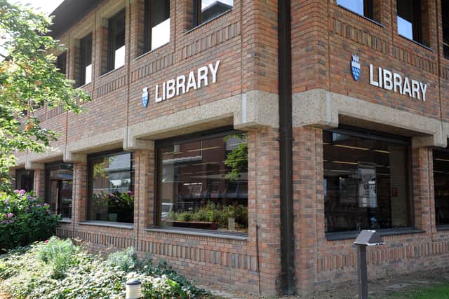 Four of the county's main libraries at Horsham, Chichester, Worthing and Crawley will close an hour earlier during the week