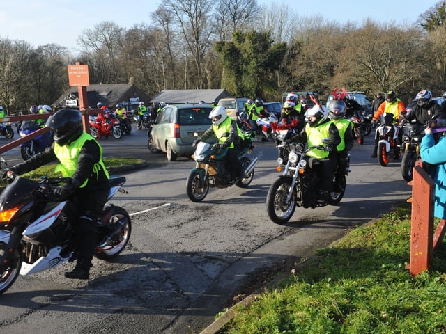 South Coast Bikers ride out to deliver presents to Chestnut Tree House children's hospice – SG141219
