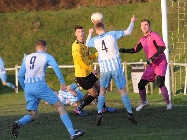 Action from Worthing United v Littlehampton Town