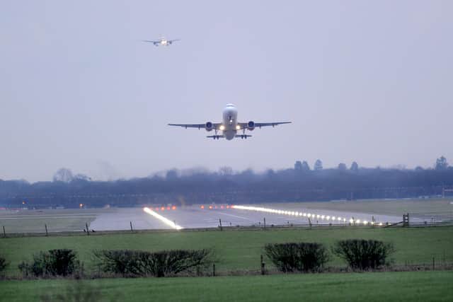 Gatwick Airport  SUS-150601-100616001