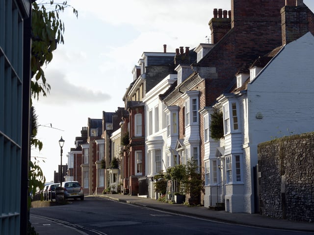 Maltravers Street, Arundel. by Kate Shemilt SUS-190912-191156008