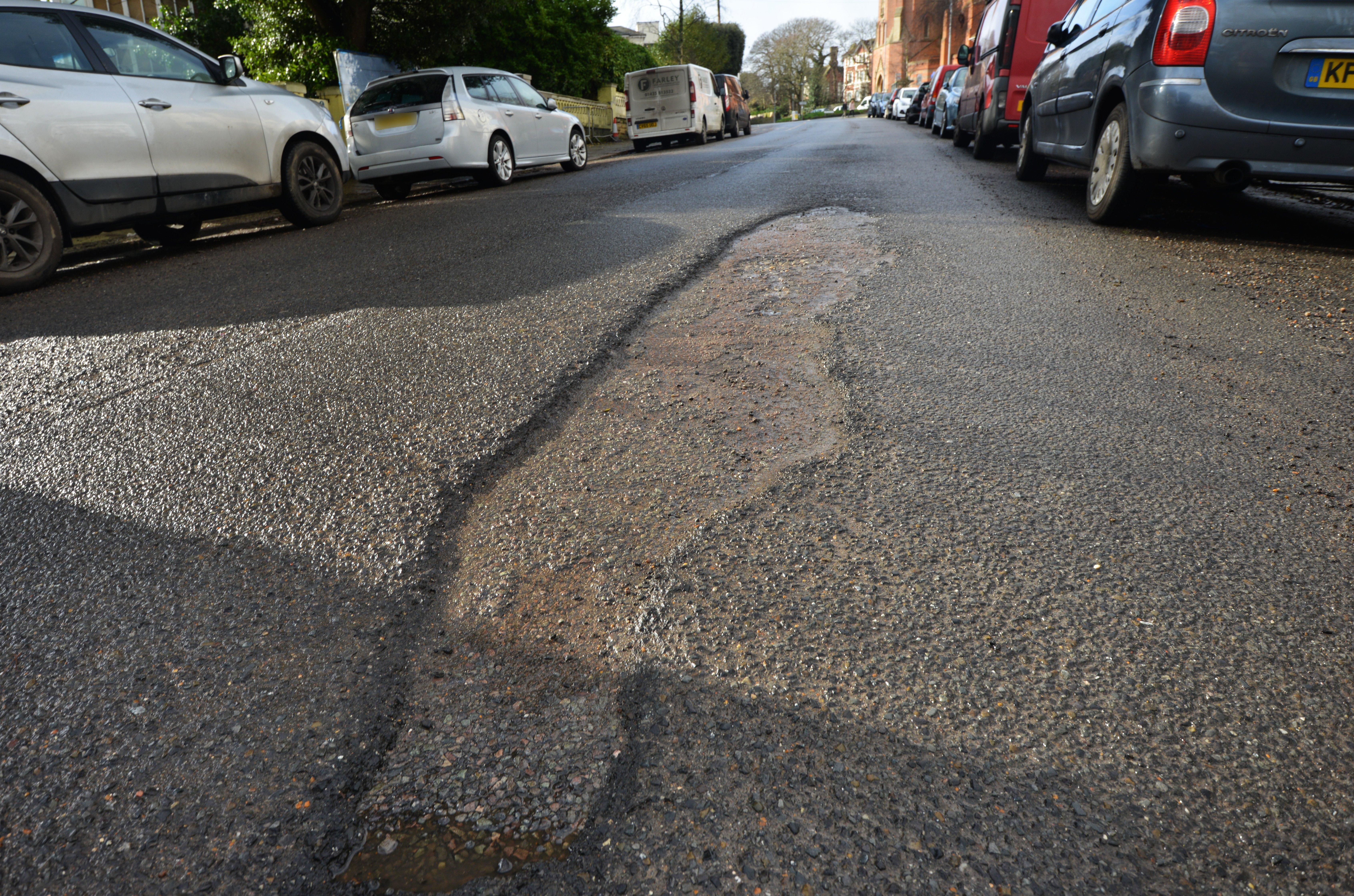 Potholes SUS-200127-135645001