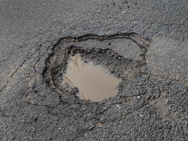 Potholes: Pevensey Road, St Leonards. SUS-200127-135404001