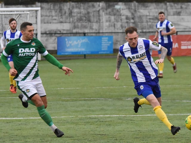 Ryan Warwick gets away from a defender.