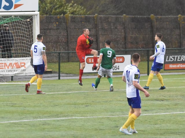 Luke Glover catches the ball