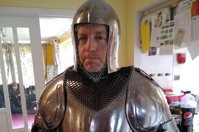 Rob Holmes ran the half marathon in a full suit of armour that he bought online QqaVYqZBDxhOC0YddFYn