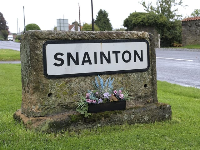 The average property price in Ayton and Snainton was £225,000.