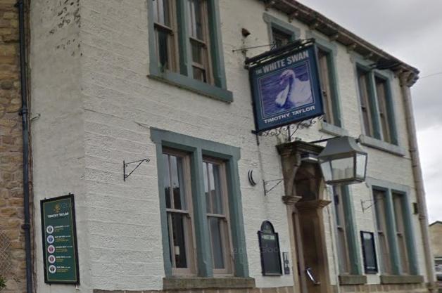 "Dishes might appear simple at first but have complementary textures and tastes", says the guide, of this hugely popular pub in Fence