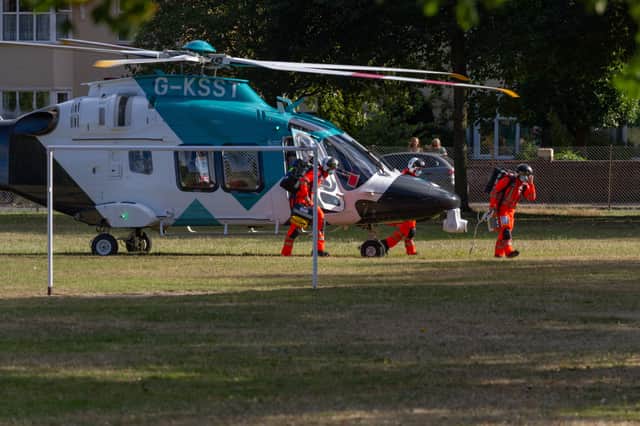 The Air Ambulance landed in Roselands Park SUS-200508-165245001