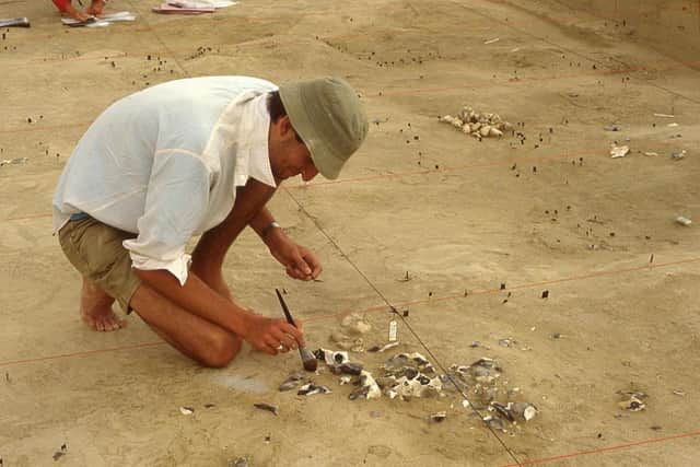 3. A large knapping scatter of Refit Group 49 The Football under excavation in 1989 (Copyright UCL Institute of Archaeology)