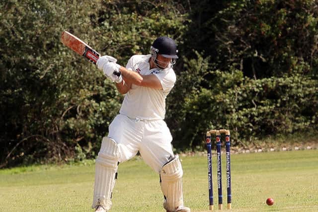 Fletching batting / Picture: Ron Hill
