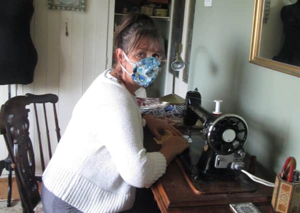 Jane sewing masks SUS-200409-110815001