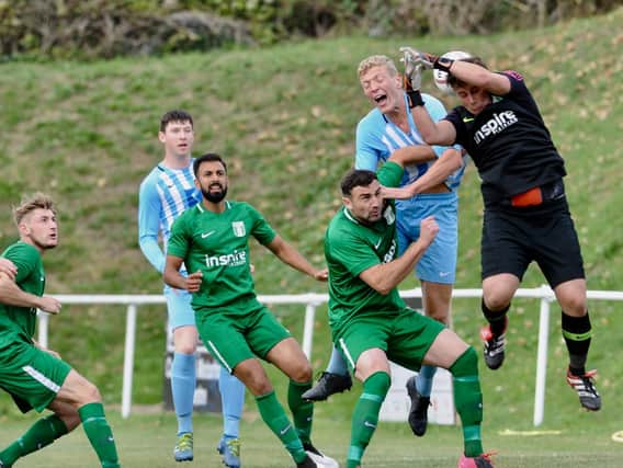 Action between Worthing Utd and Greenways / Picture: Stpehen Goodger
