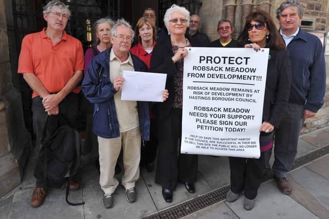 22/9/11- Campaigners for the protection of Robsack Meadow present a petition to Hastings Borough Council. ENGSNL00120110923085127