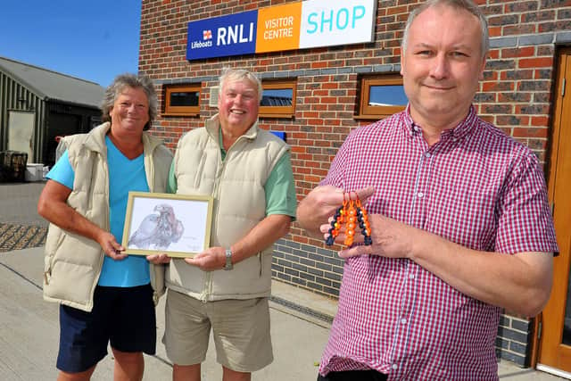 Fundraising for Selsey Lifeboat Station. Sue Mortimer, Tom Hendrie, and Roy Weyman. Pic Steve Robards SR2009283 SUS-200928-093043001