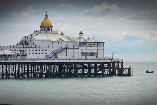 File: Eastbourne seafront/Eastbourne Pier SUS-201210-130816001