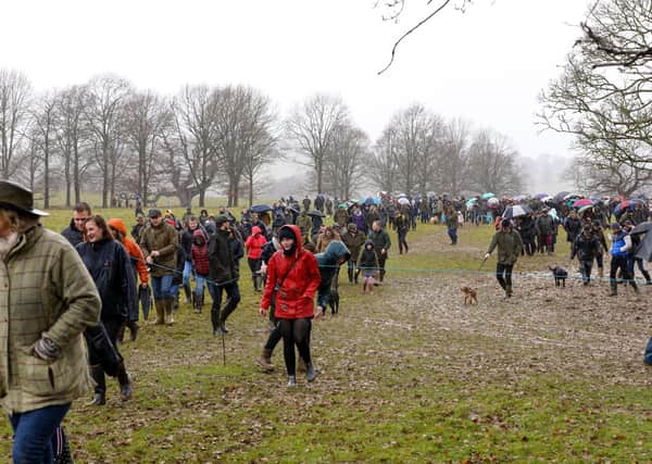 Crowds leaving the meet at the Kennels, Petworth House, in 2019. Photo: JSBEEPHOTOGRAPHY / JSBEEPHOTOGRAPHY.COM
