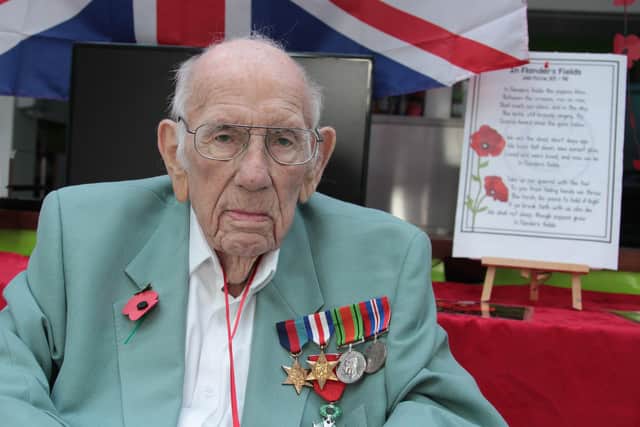 War veteran Ronald Watson who is a resident at Aspen Place Care Home in Horsham SUS-201117-142917001