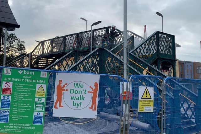 Work is underway at the Goring station footbridge SUS-200812-112628001