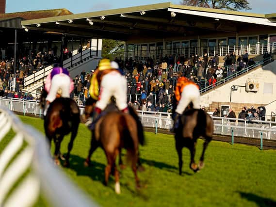 The crowds are back and the sun is out at Fontwell / Picture by Alan Crowhurst, Getty