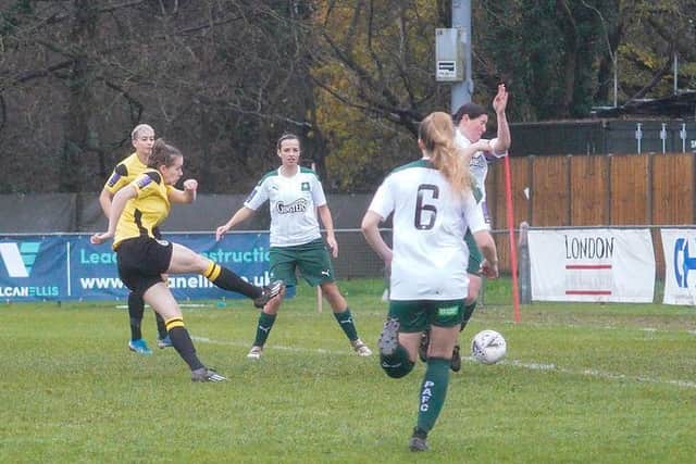 Immy Lancaster nets Wasps’ opening goal (Picture: Ben Davidson Photography – www.bendavidsonphotography.com)