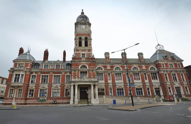 Eastbourne Town Hall SUS-210216-141600001